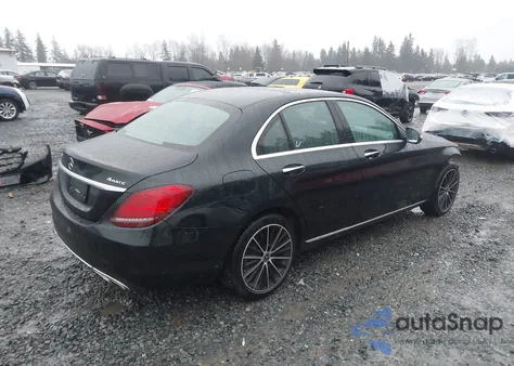 2019 Mercedes-Benz C 300 4Matic z USA, uszkodzony, nr VIN 55SWF8EB6KU283136